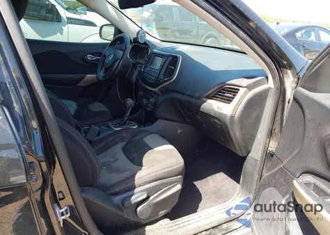 2018 Jeep Cherokee Latitude Fwd из США, поврежденный, VIN 1C4PJLCB1JD538291